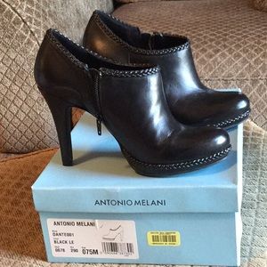 LNWB Antonio Melani Dante black booties